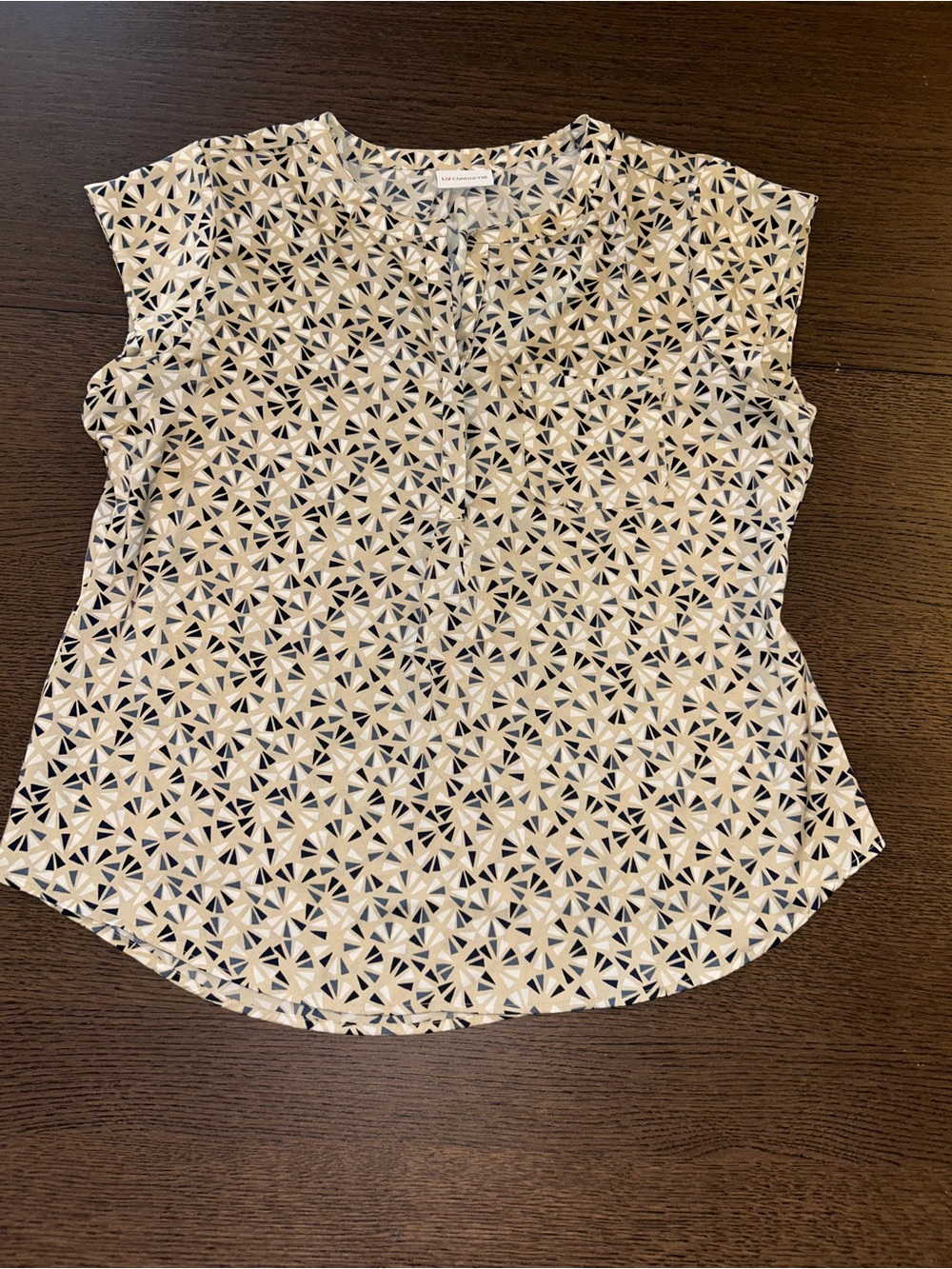 Liz Claiborne Women Beige Short Sleeve V-Neck Blouse Geometric Print Size M
